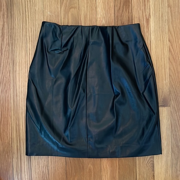 Aritzia Leather skirt size S - Picture 2 of 4